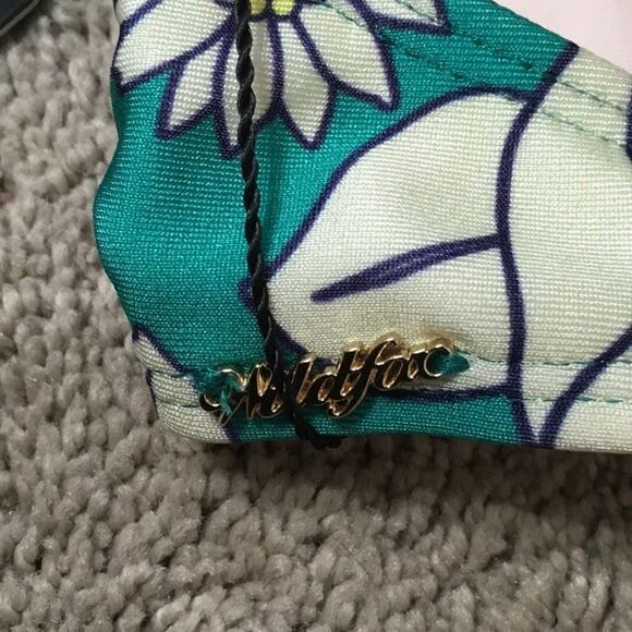 WILDFOX 60’s Brazilian floral reversible bikini. S-top/L-bottoms - Picture 8 of 9